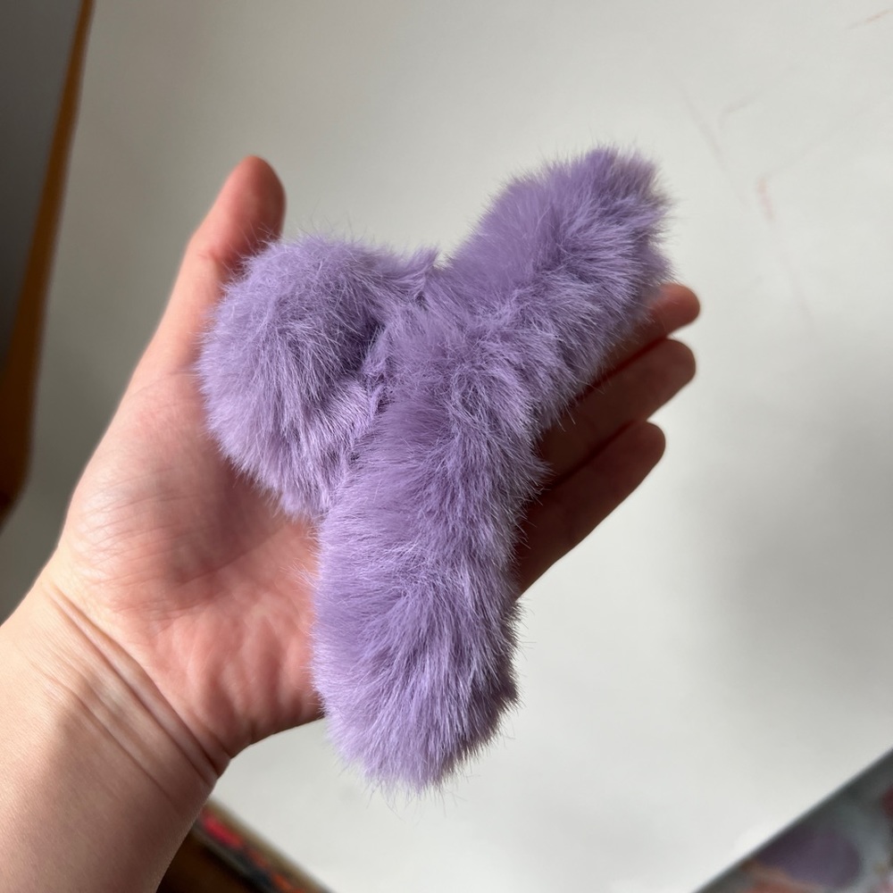 Furry Hair Claw (purple)